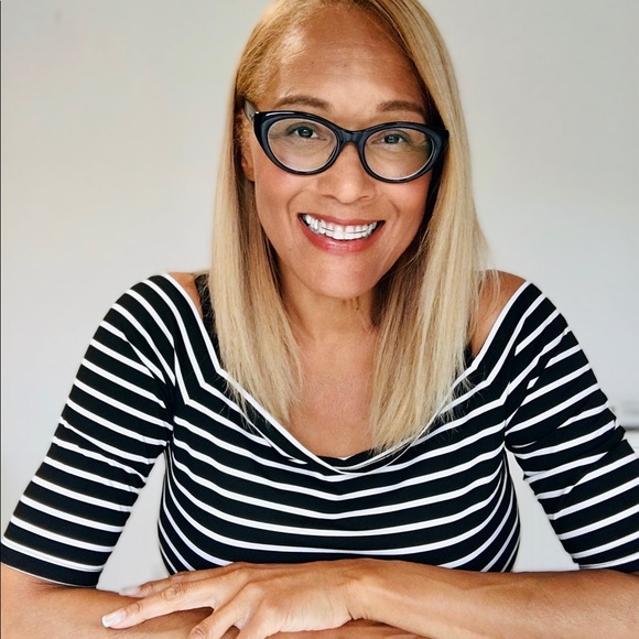 Meet your Posher, Crystal - Picture 2 of 2